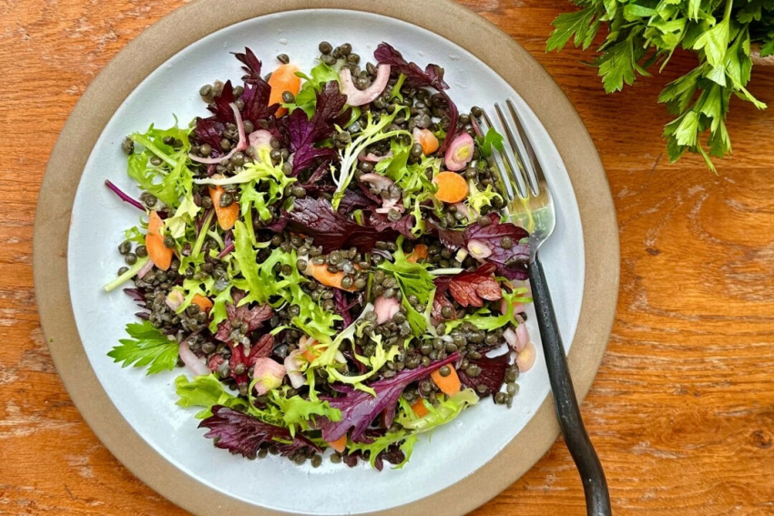 Σαλάτα με φακές και χόρτα: Γραφική δύναμη